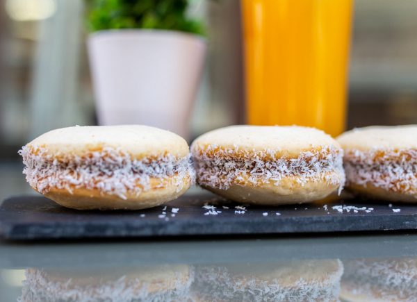 Alfajor de Maicena, Dulce de Leche y Coco