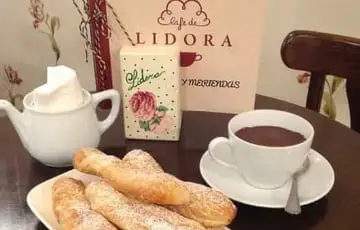 lidora-Merienda Valenciana fartons con chocolate